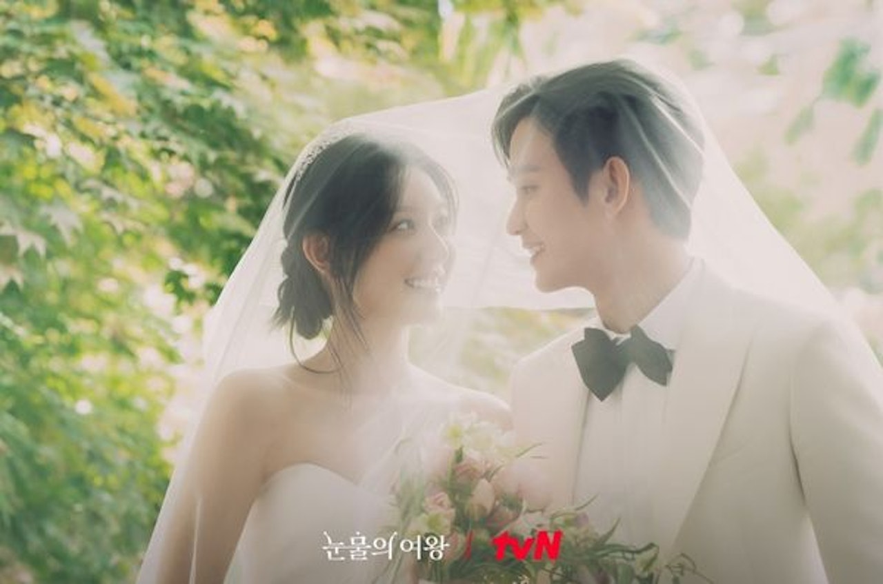 泪之女王｜金秀贤金智媛「全新婚纱照」曝光网民跪求原地结婚  